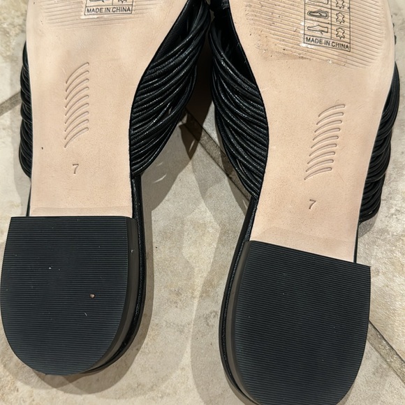 NWT Paige Dany Slip On Knotted Sandals Fits like a size 6 - Picture 7 of 7